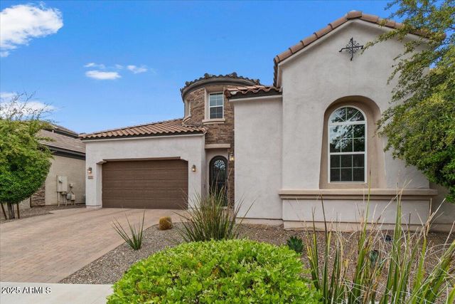 2926 E MINNEZONA Avenue, Phoenix, AZ 85016