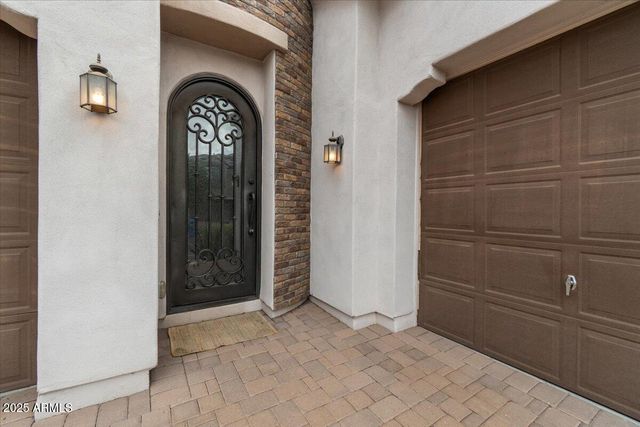 2926 E MINNEZONA Avenue, Phoenix, AZ 85016