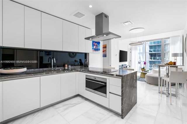 700 NE 26th Ter 1404, Miami, FL 33137