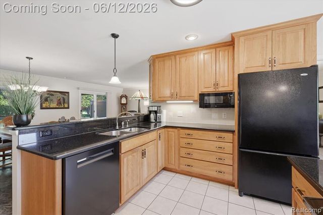 5048 Tree Hill Road, Grand Blanc, MI 48439