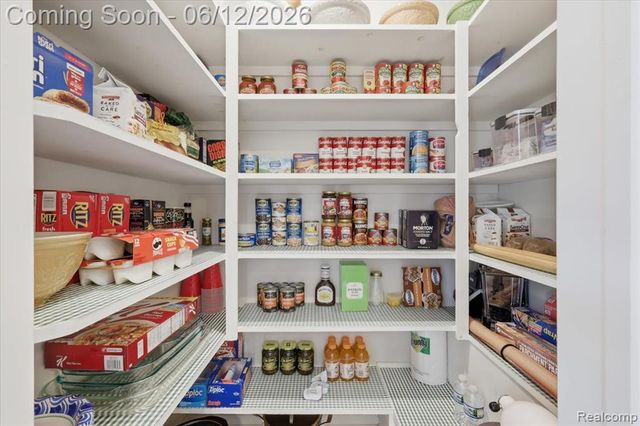 5048 Tree Hill Road, Grand Blanc, MI 48439