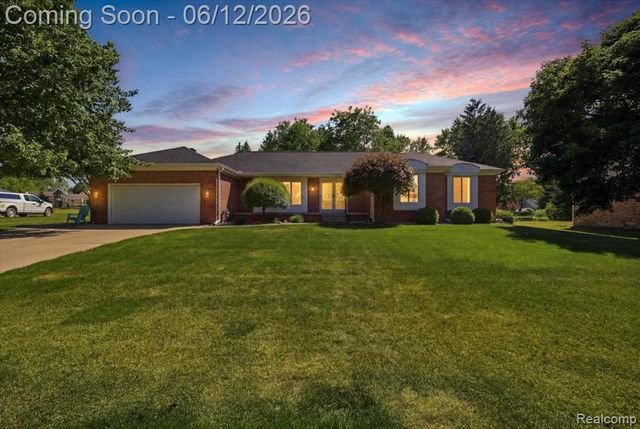 5048 Tree Hill Road, Grand Blanc, MI 48439