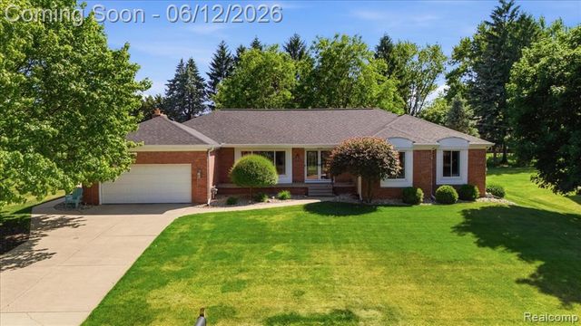 5048 Tree Hill Road, Grand Blanc, MI 48439