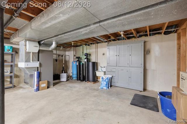 5048 Tree Hill Road, Grand Blanc, MI 48439
