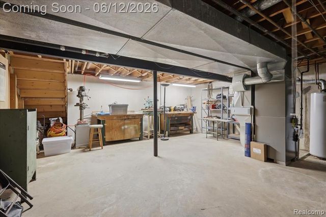 5048 Tree Hill Road, Grand Blanc, MI 48439