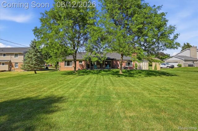 5048 Tree Hill Road, Grand Blanc, MI 48439