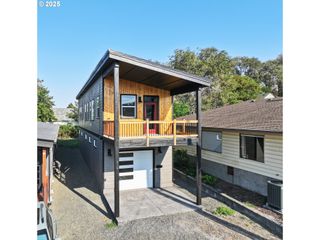 914 CLARK St, The Dalles, OR 97058