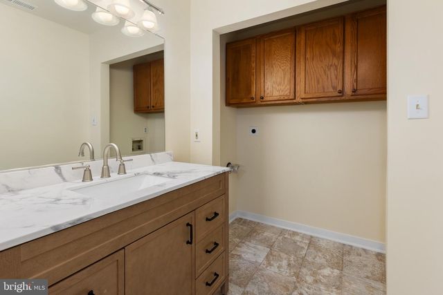 409 PRATT ST, Fredericksburg, VA 22405
