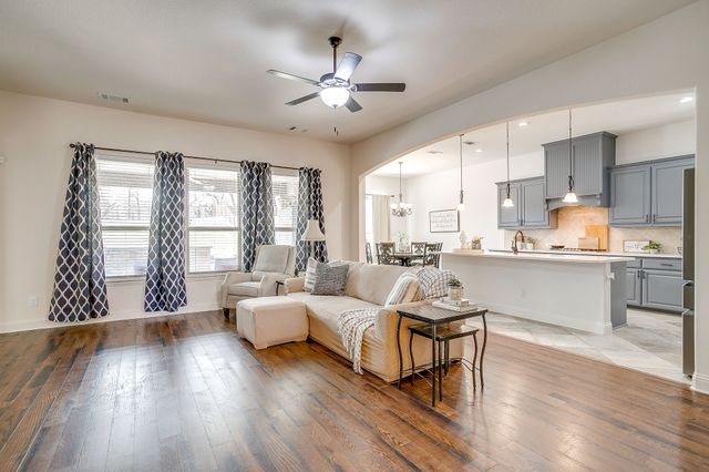 125 Fairweather Drive, Burleson, TX 76028