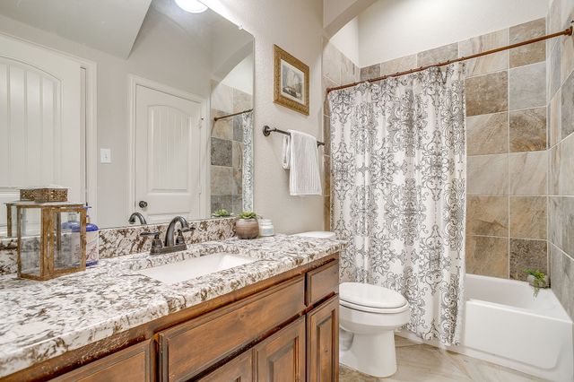 125 Fairweather Drive, Burleson, TX 76028