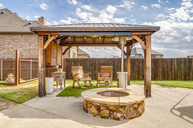 125 Fairweather Drive, Burleson, TX 76028