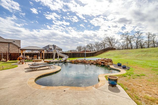 125 Fairweather Drive, Burleson, TX 76028