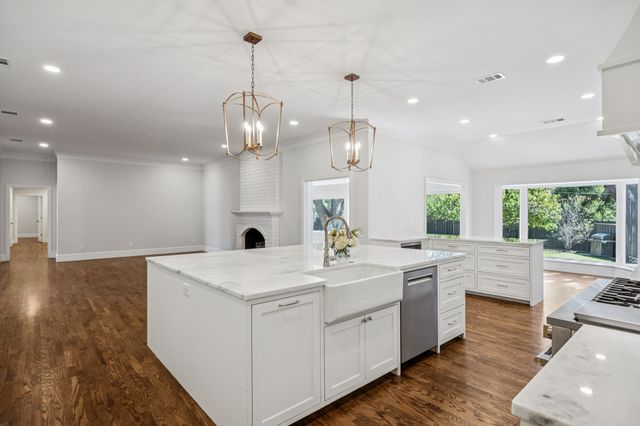 6848 Midcrest Drive, Dallas, TX 75254