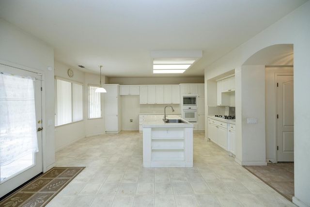 1613 Mable Ave, Modesto, CA 95355