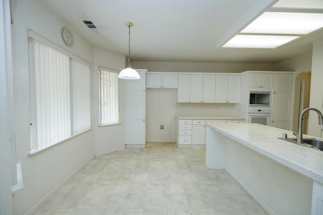 1613 Mable Ave, Modesto, CA 95355