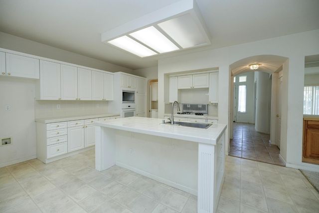 1613 Mable Ave, Modesto, CA 95355