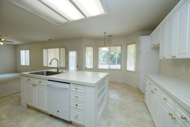 1613 Mable Ave, Modesto, CA 95355