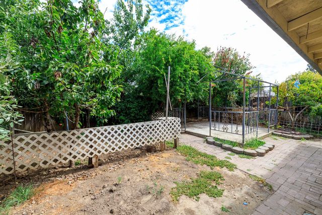 1613 Mable Ave, Modesto, CA 95355