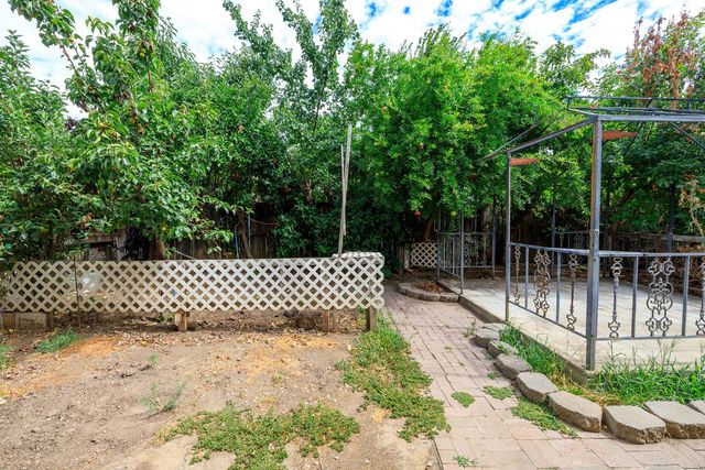 1613 Mable Ave, Modesto, CA 95355