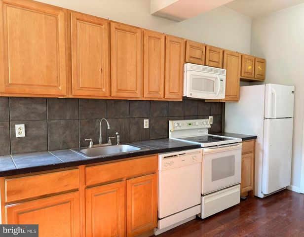 1018 JACKSON ST, Philadelphia, PA 19148