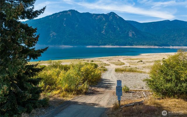 350 Redwood Lane, Ronald, WA 98940