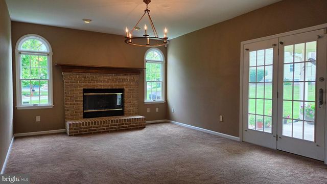 5100 ROSEWOOD DR, Center Valley, PA 18034