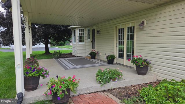 5100 ROSEWOOD DR, Center Valley, PA 18034