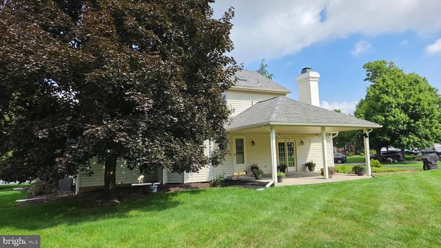 5100 ROSEWOOD DR, Center Valley, PA 18034