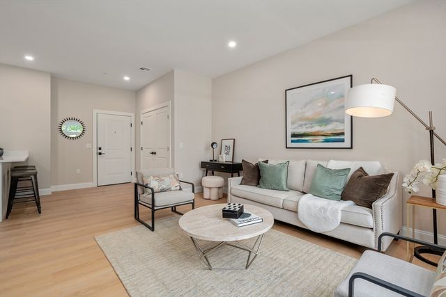 7 Cross St U102, Wilmington, MA 01887