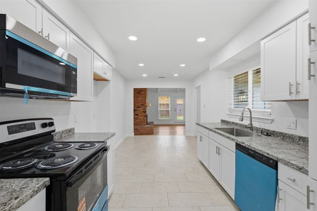 4351 Altamesa Boulevard, Fort Worth, TX 76133