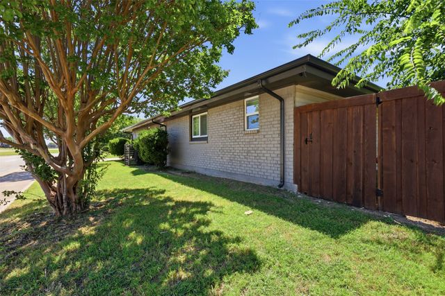 4351 Altamesa Boulevard, Fort Worth, TX 76133