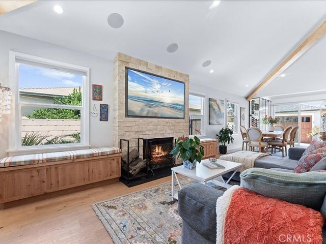 168 Monte Vista Avenue, Costa Mesa, CA 92627