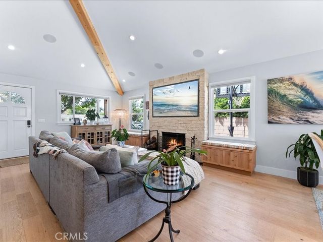 168 Monte Vista Avenue, Costa Mesa, CA 92627