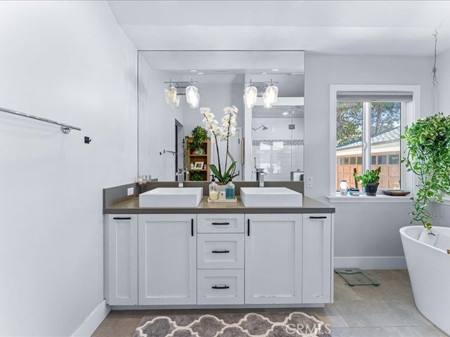 168 Monte Vista Avenue, Costa Mesa, CA 92627