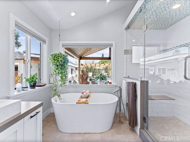 168 Monte Vista Avenue, Costa Mesa, CA 92627