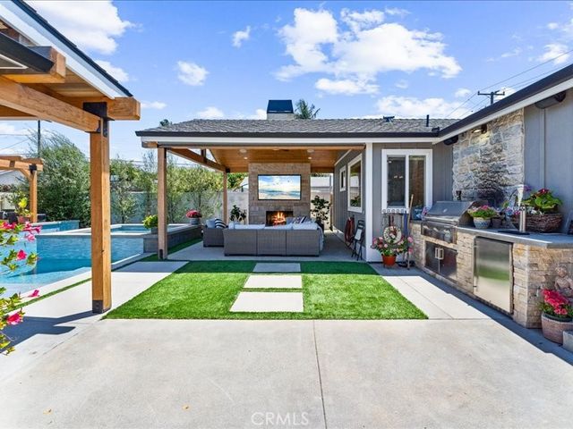 168 Monte Vista Avenue, Costa Mesa, CA 92627