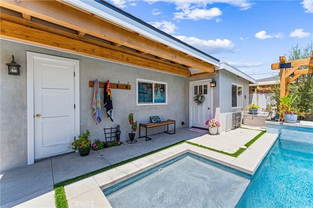 168 Monte Vista Avenue, Costa Mesa, CA 92627