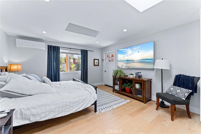 168 Monte Vista Avenue, Costa Mesa, CA 92627