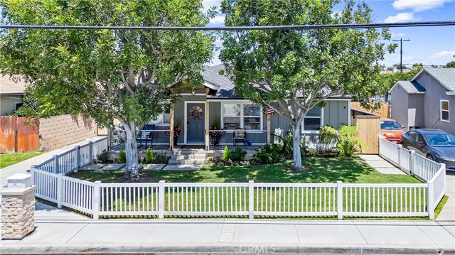 168 Monte Vista Avenue, Costa Mesa, CA 92627