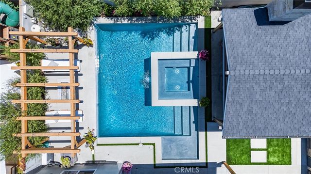 168 Monte Vista Avenue, Costa Mesa, CA 92627