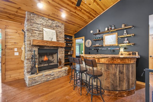 232 Victoria Cir, Jamestown, TN 38556