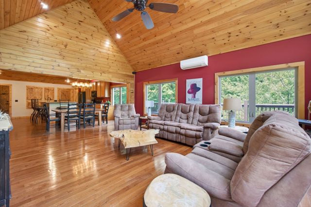 232 Victoria Cir, Jamestown, TN 38556