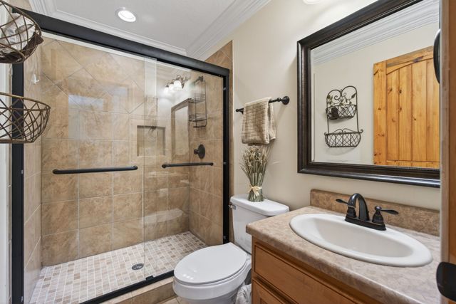 232 Victoria Cir, Jamestown, TN 38556