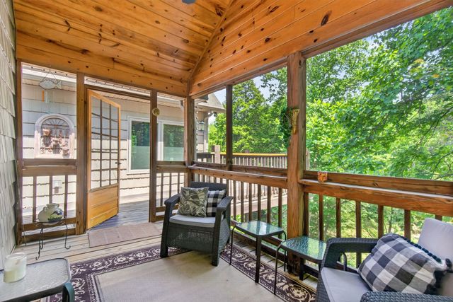 232 Victoria Cir, Jamestown, TN 38556