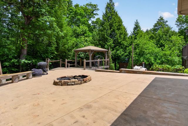 232 Victoria Cir, Jamestown, TN 38556