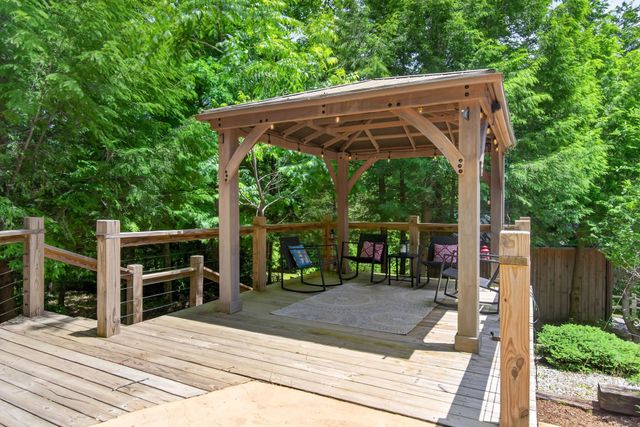 232 Victoria Cir, Jamestown, TN 38556