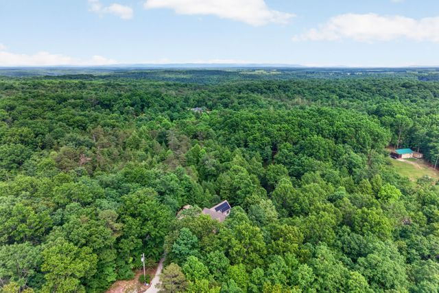 232 Victoria Cir, Jamestown, TN 38556
