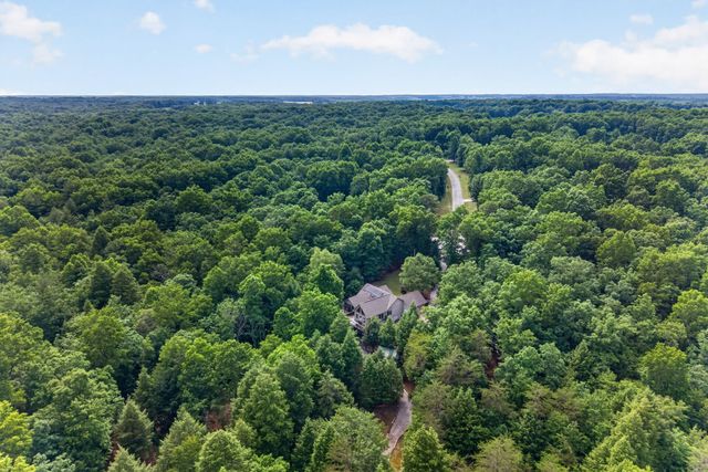 232 Victoria Cir, Jamestown, TN 38556