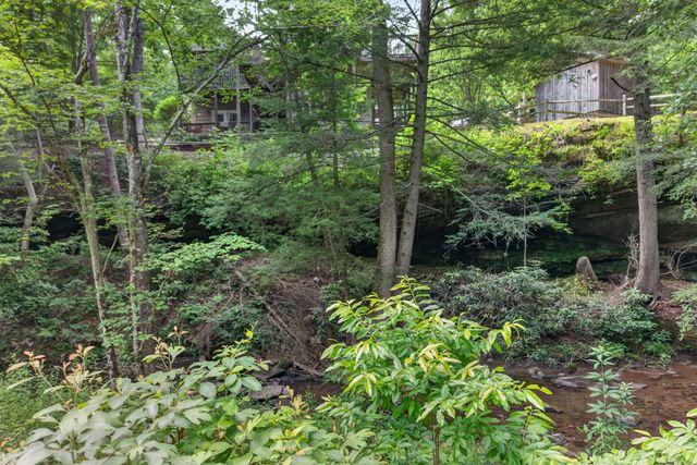 232 Victoria Cir, Jamestown, TN 38556