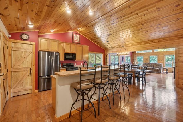 232 Victoria Cir, Jamestown, TN 38556